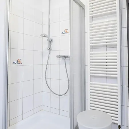 Apartment Alte Bergstraße 8a, 22 *